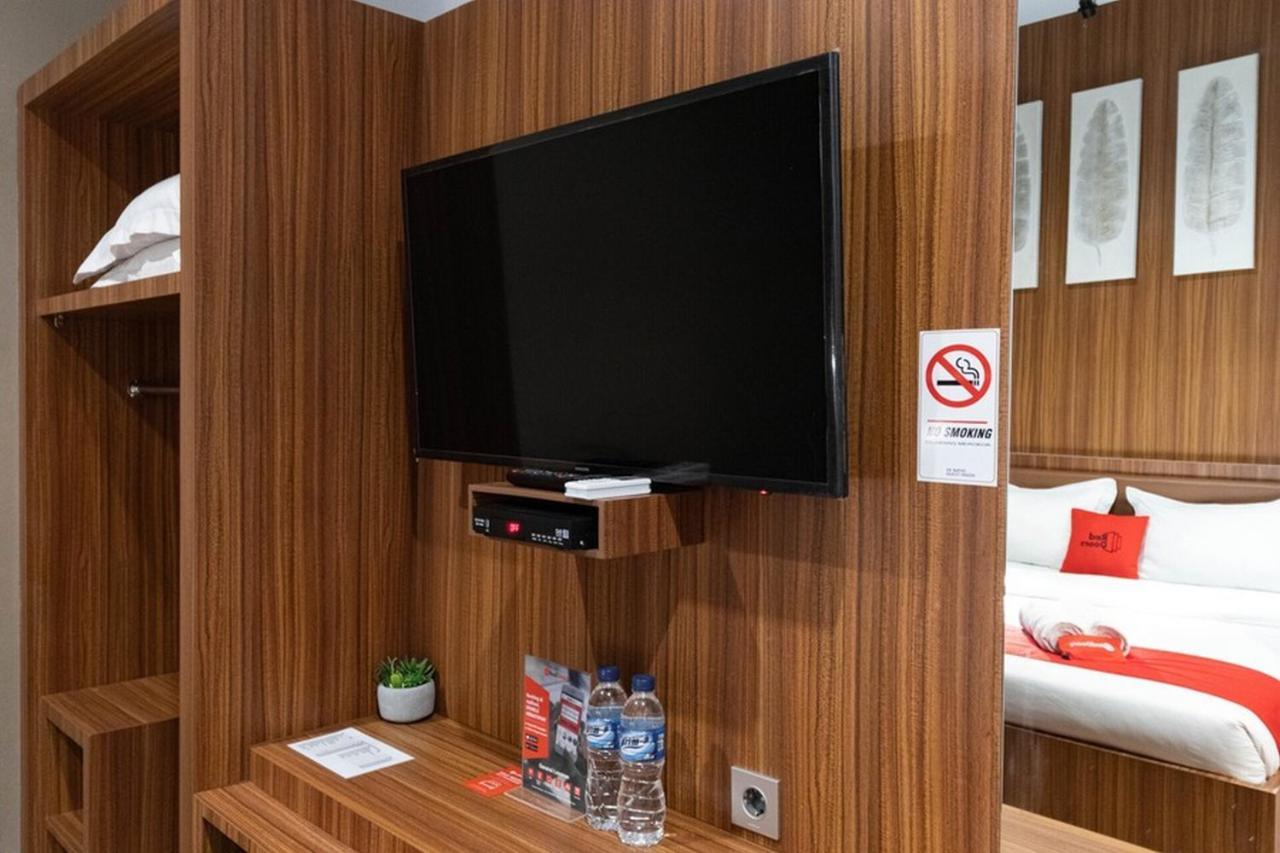 Reddoorz Premium Near Centre Point Mall מדאן מראה חיצוני תמונה