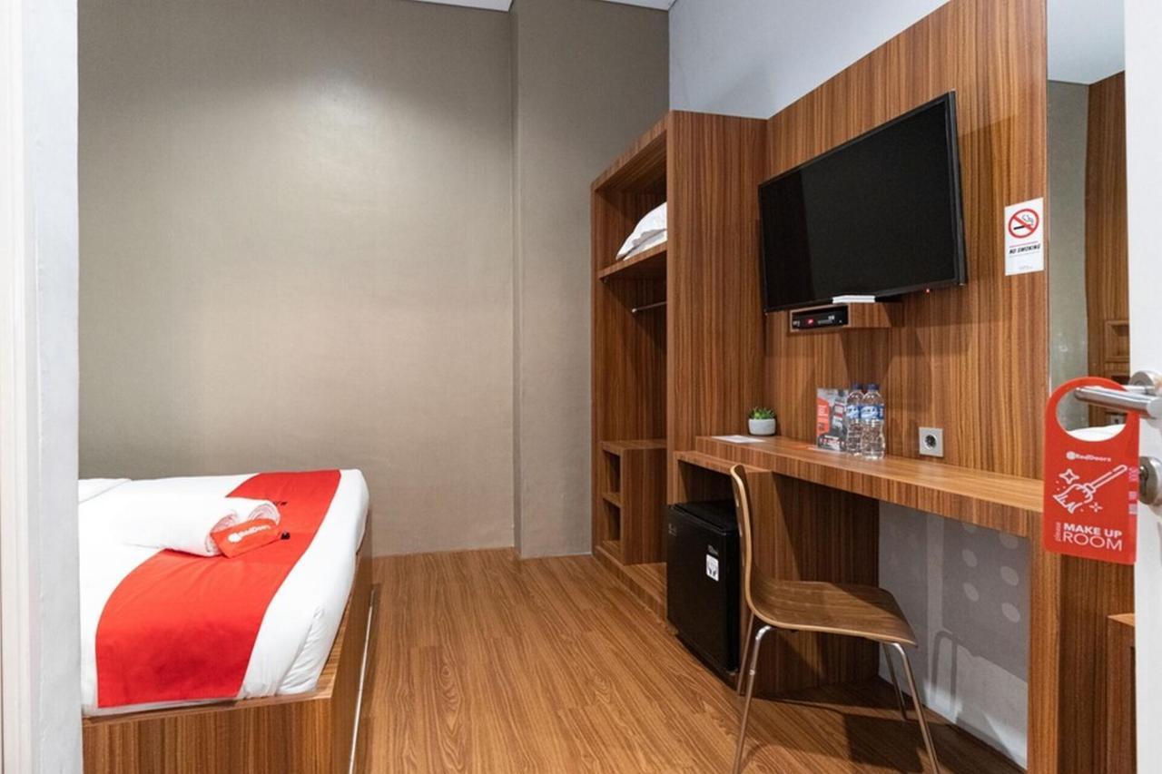 Reddoorz Premium Near Centre Point Mall מדאן מראה חיצוני תמונה