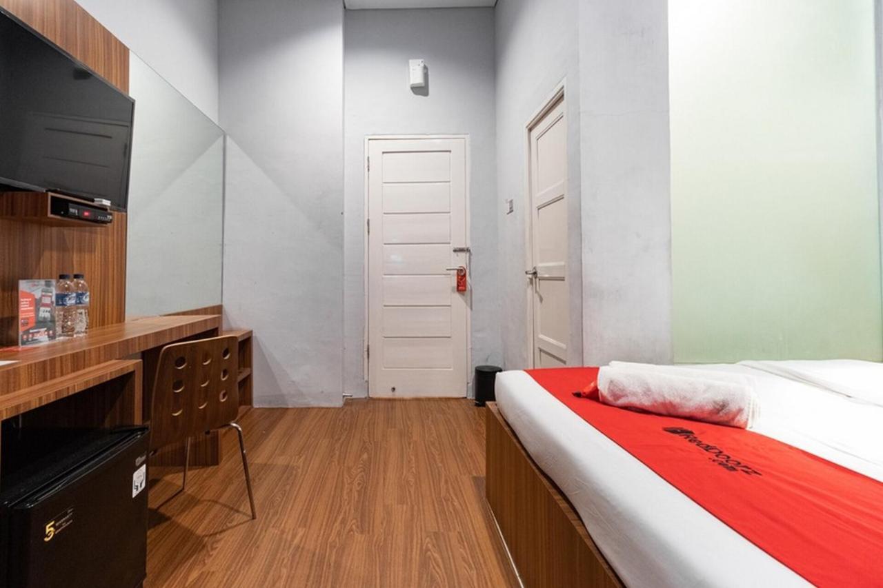 Reddoorz Premium Near Centre Point Mall מדאן מראה חיצוני תמונה