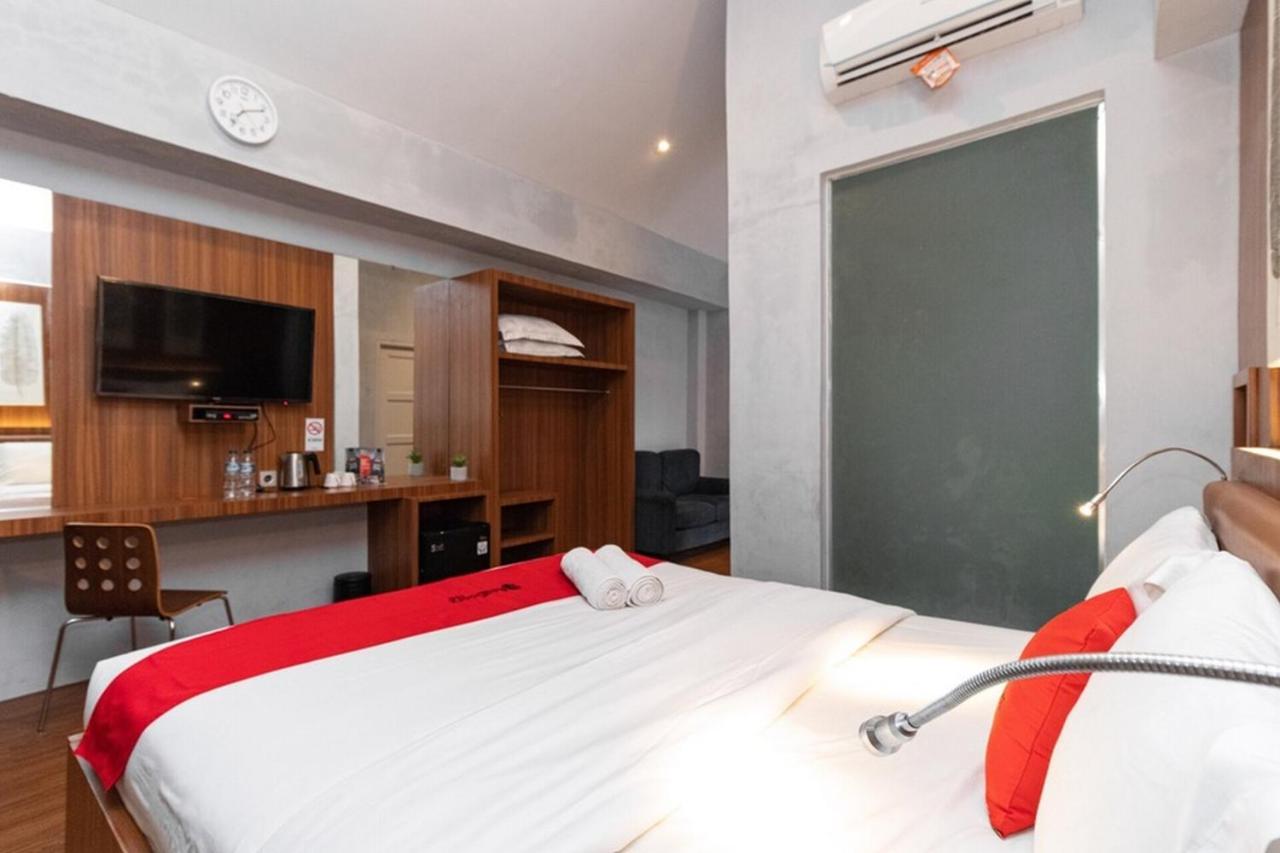 Reddoorz Premium Near Centre Point Mall מדאן מראה חיצוני תמונה