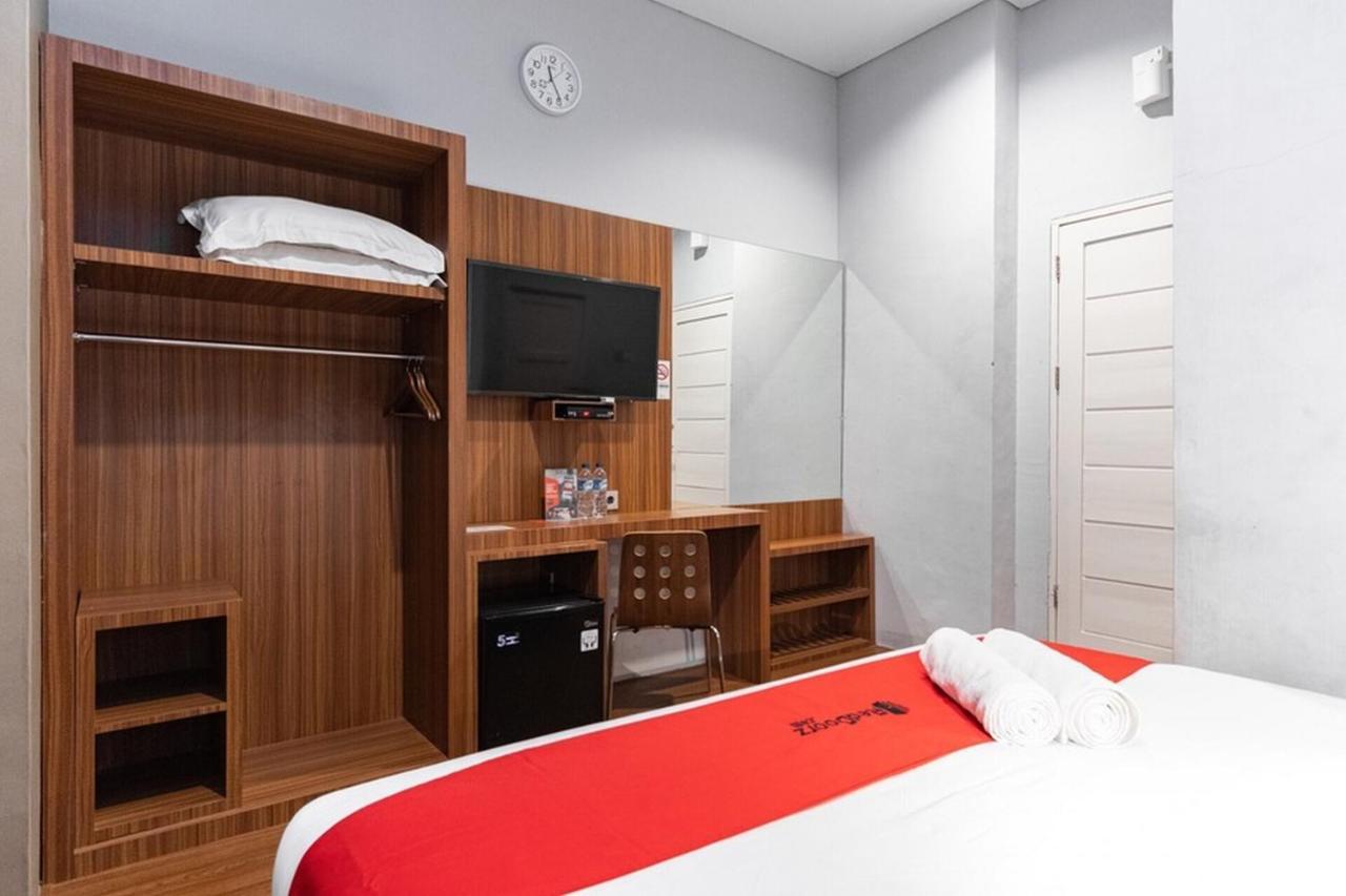 Reddoorz Premium Near Centre Point Mall מדאן מראה חיצוני תמונה