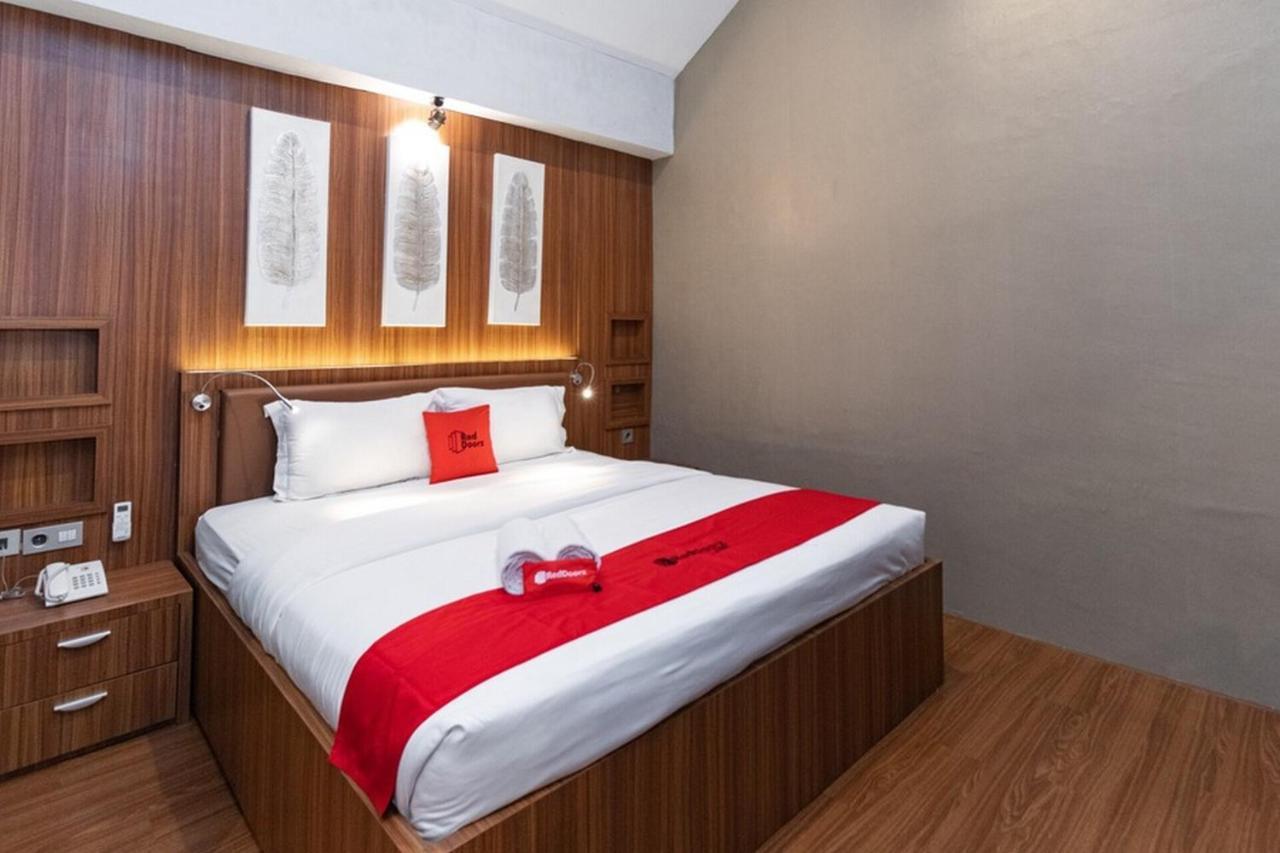 Reddoorz Premium Near Centre Point Mall מדאן מראה חיצוני תמונה