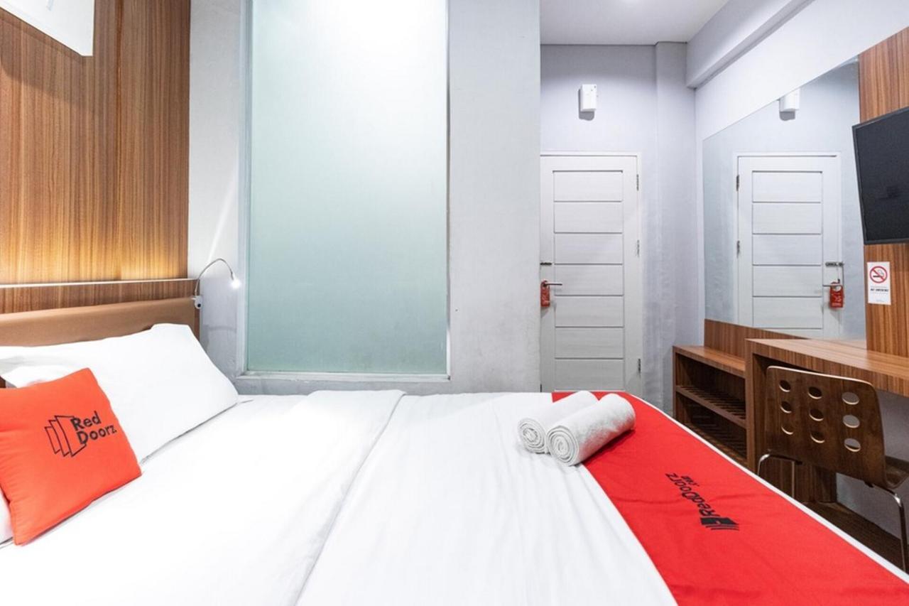 Reddoorz Premium Near Centre Point Mall מדאן מראה חיצוני תמונה