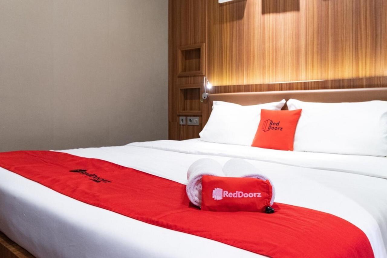 Reddoorz Premium Near Centre Point Mall מדאן מראה חיצוני תמונה
