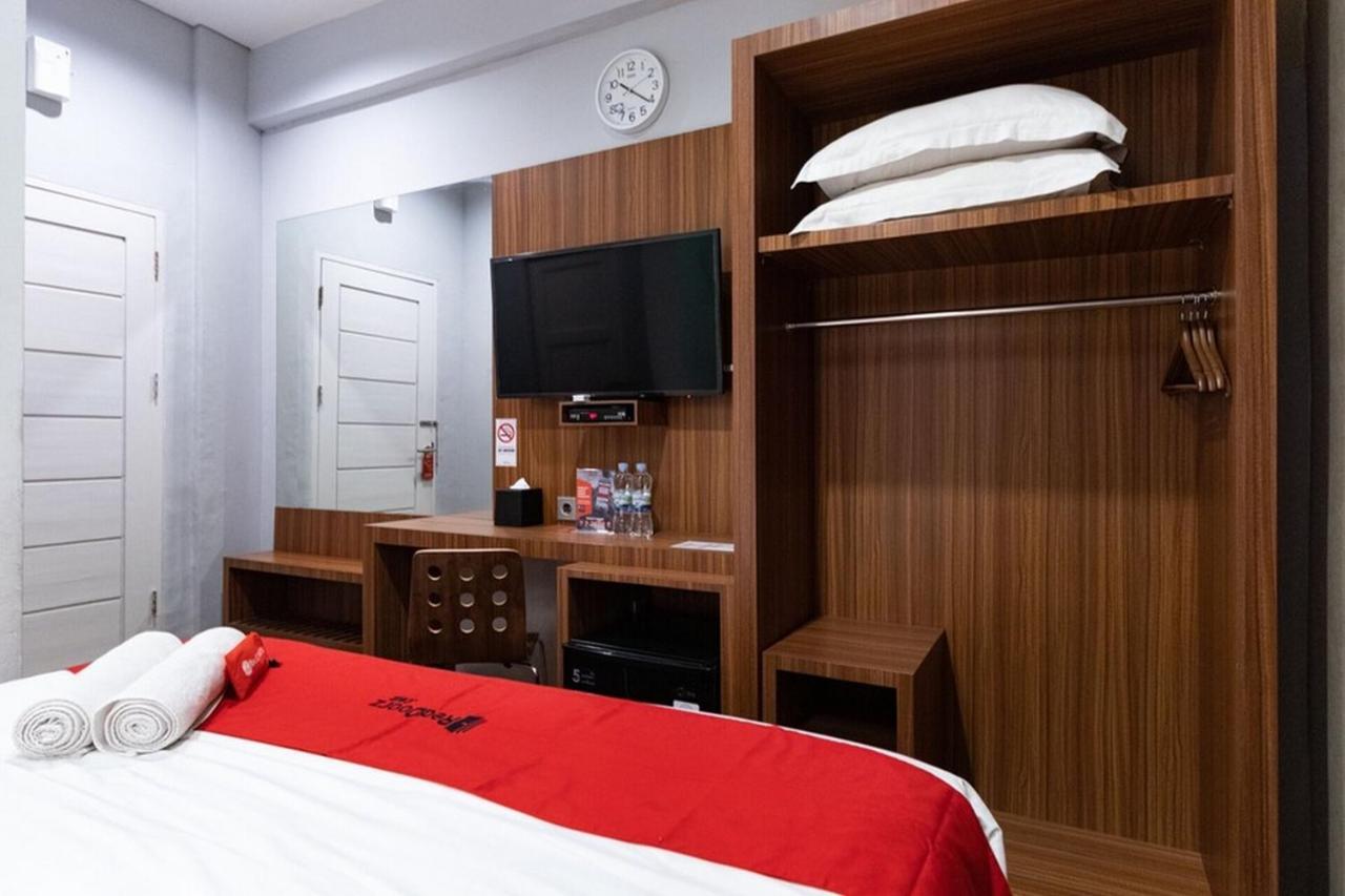 Reddoorz Premium Near Centre Point Mall מדאן מראה חיצוני תמונה