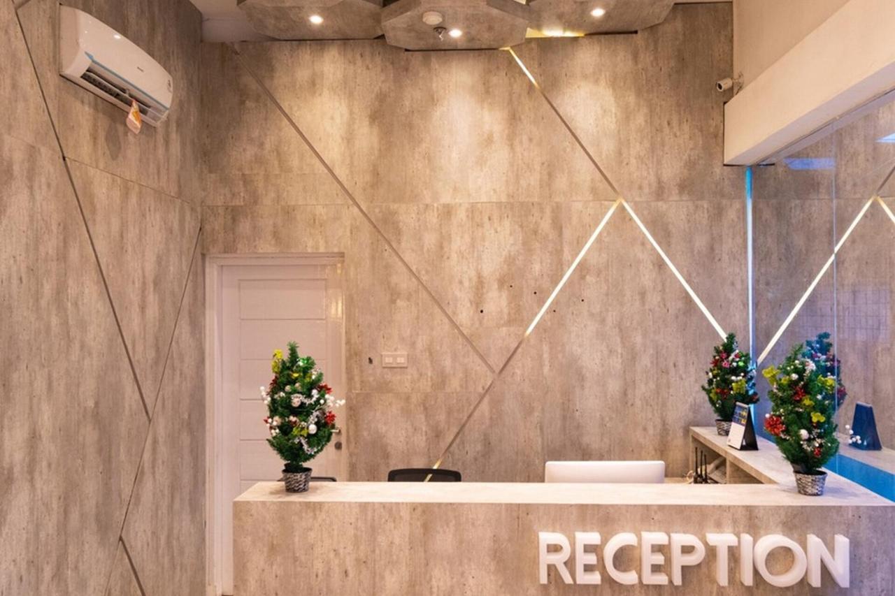 Reddoorz Premium Near Centre Point Mall מדאן מראה חיצוני תמונה