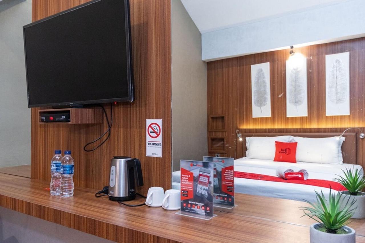 Reddoorz Premium Near Centre Point Mall מדאן מראה חיצוני תמונה